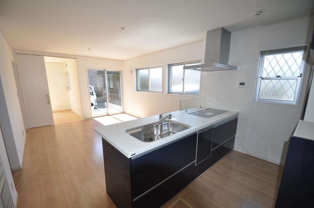 Other Equipment. Face-to-face kitchen where you can enjoy a conversation with your family, even while cooking Panasonic Living stearate - tion Dishwasher