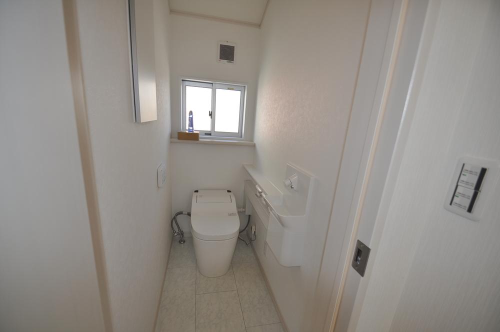 Other Equipment. Panasonic tankless toilet, Arau - Roh