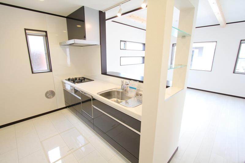 Same specifications photo (kitchen)