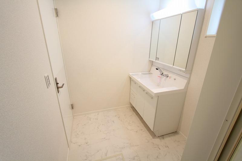 Same specifications photos (Other introspection)