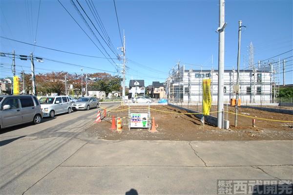 Local appearance photo. 1 Building