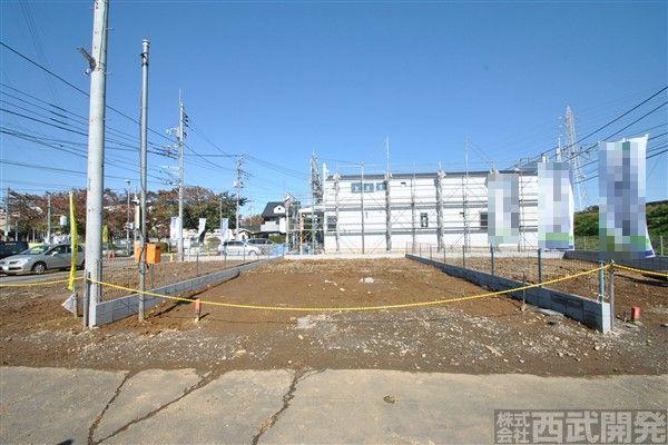 Local appearance photo. Building 2