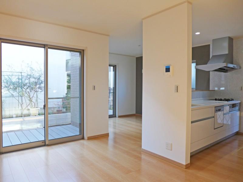 Living. Local (December 6, 2013) Shooting