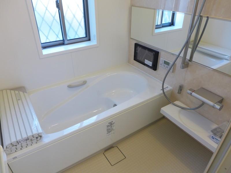 Bathroom. Local (December 6, 2013) Shooting