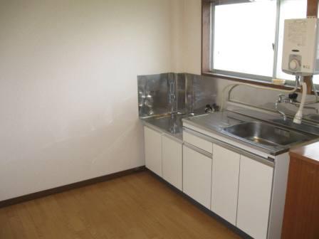 Living and room. 6 Pledge DK is, There are also put space table