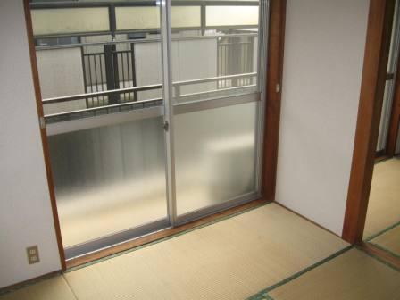 Other room space. 4.5 mat Japanese-style room. Reasonable size in the bedroom