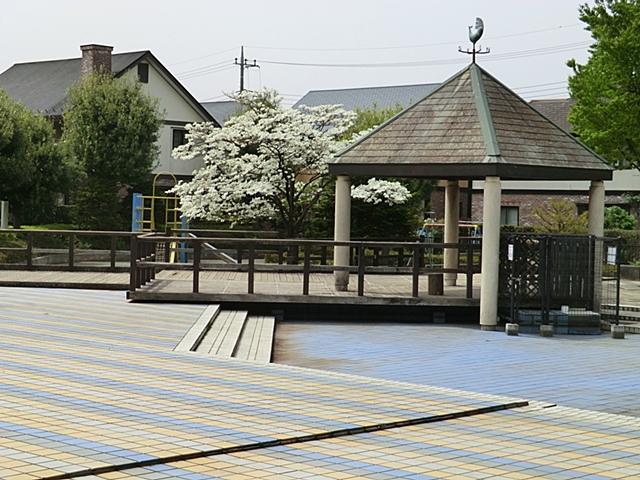 park. Michisoba East Park 600m to