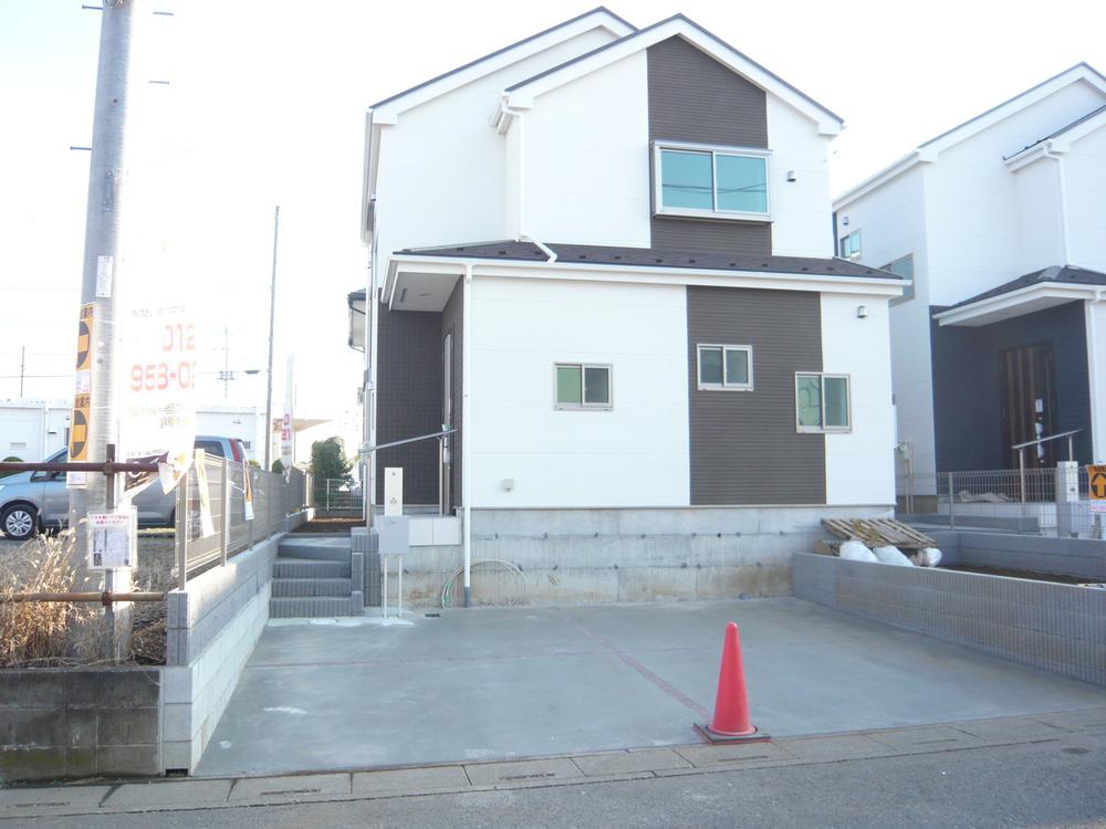 Local appearance photo. Local (12 May 2013) Shooting