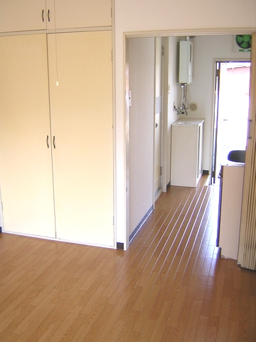 Other room space. Western style room ・ Receipt ・ Kitchen overlooks. 