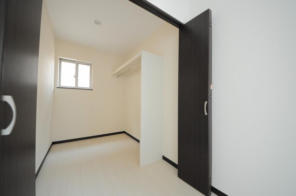 Other introspection. Indoor (February 2013) Shooting