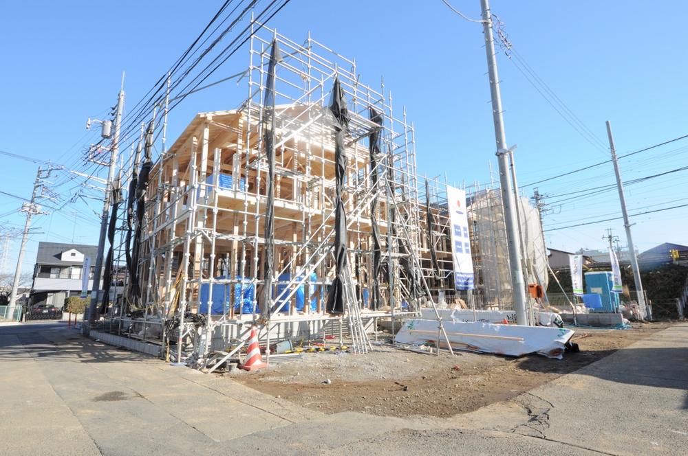 Local appearance photo. Local (12 May 2013) Shooting