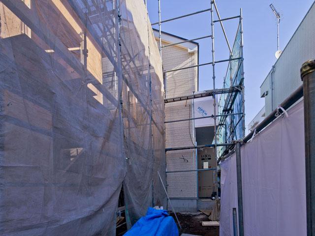 Local photos, including front road. Local (12 May 2013) Shooting