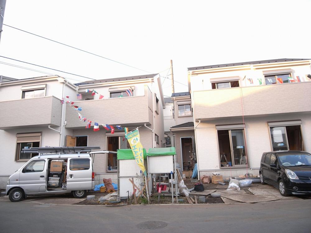 Local appearance photo. Local (12 May 2013) Shooting