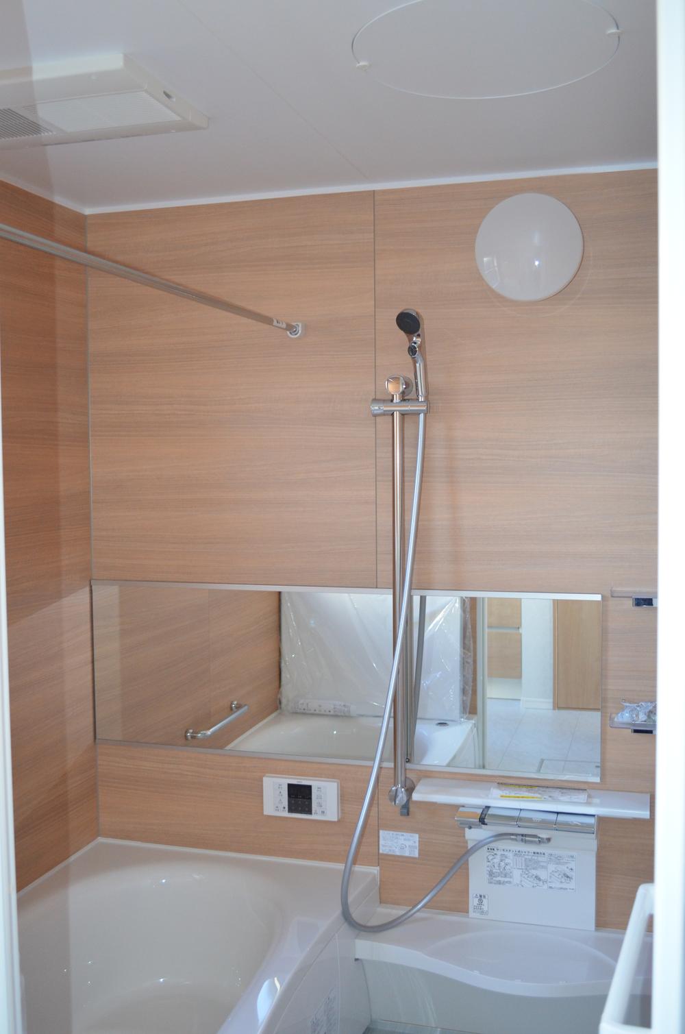 Bathroom. Indoor (12 May 2013) Shooting