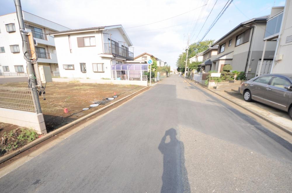 Local photos, including front road. Local (10 May 2013) Shooting