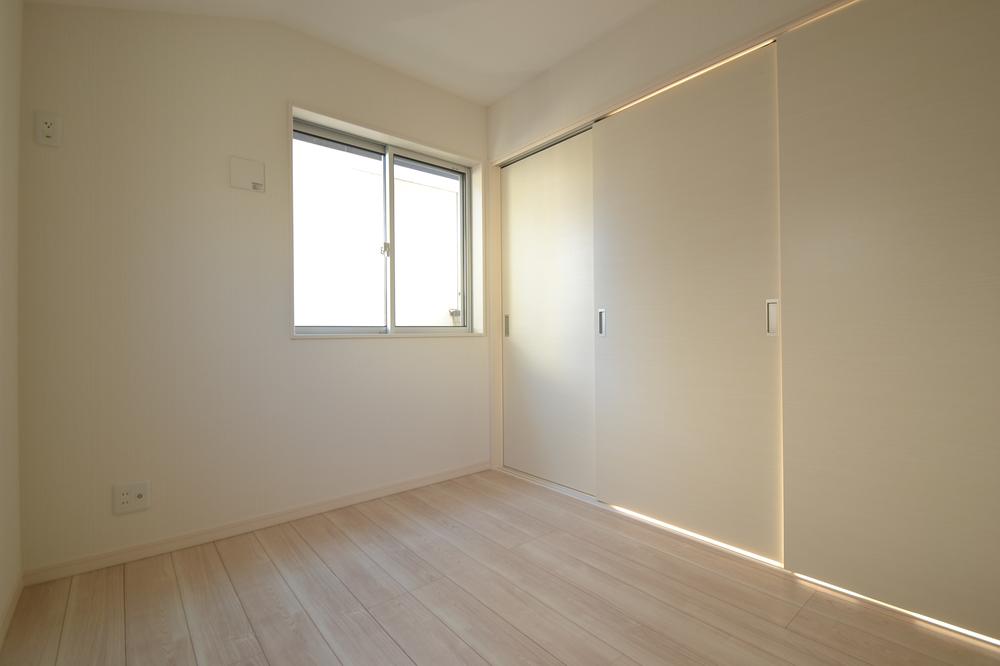 Non-living room. Indoor (12 May 2013) Shooting