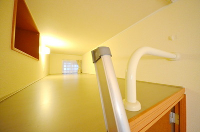 Other room space. Spacious 3 Pledge of loft