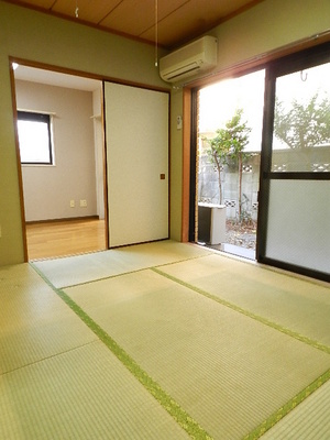 Living and room. Japanese-style room 6 quires