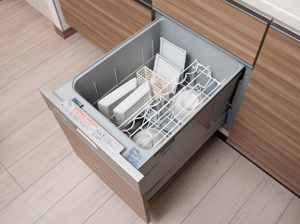 Kitchen.  [Dishwasher] On the dishwasher is finished beautifully simple, A dishwasher of the compact with sanitary and water-saving effect was standard equipment. Low noise ・ Energy-saving, Smooth cleaning ・ You can to dryness.