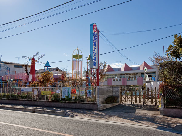 Surrounding environment. Tokorozawa Fuji kindergarten (7 min walk ・ About 490m)