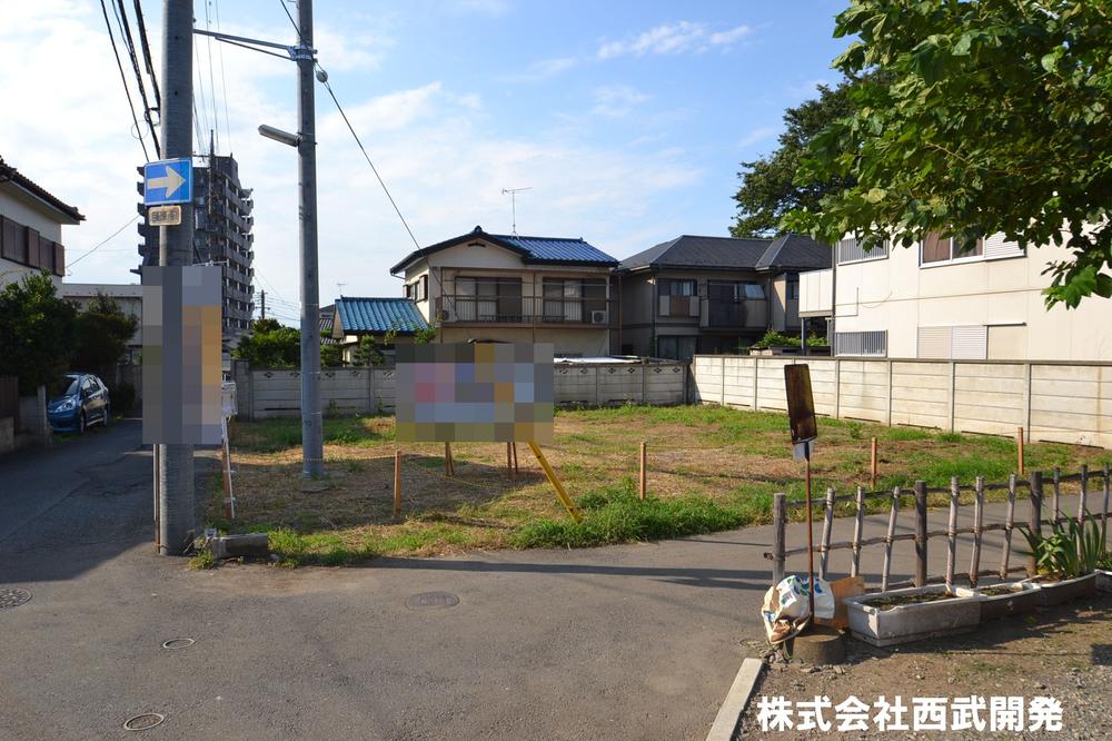 Local photos, including front road. Local land photo