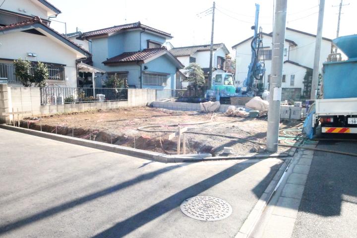 Local appearance photo. Local (12 May 2013) Shooting