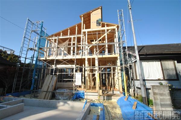 Local appearance photo. Building 2