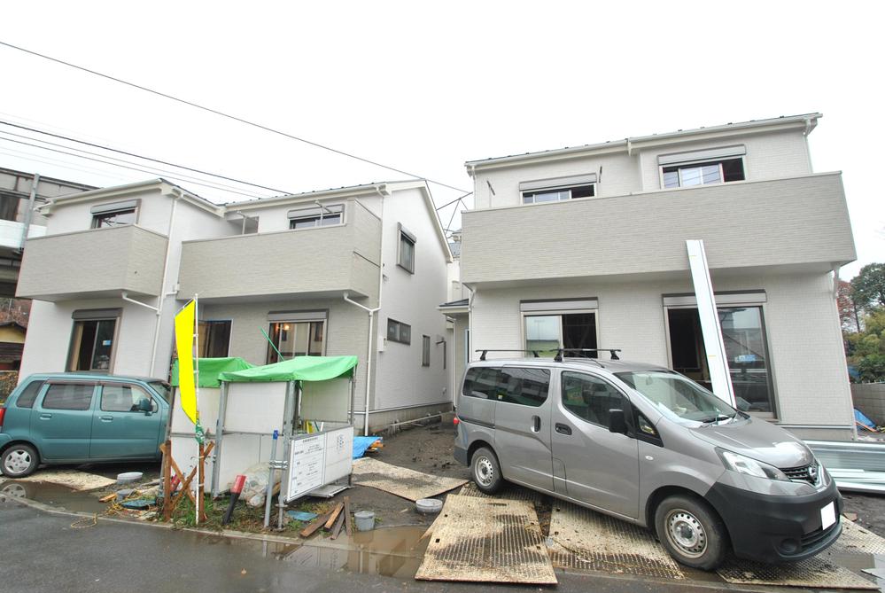 Local appearance photo. Local (12 May 2013) Shooting