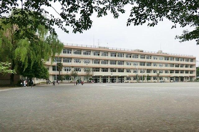 Primary school. Mihara until elementary school 550m