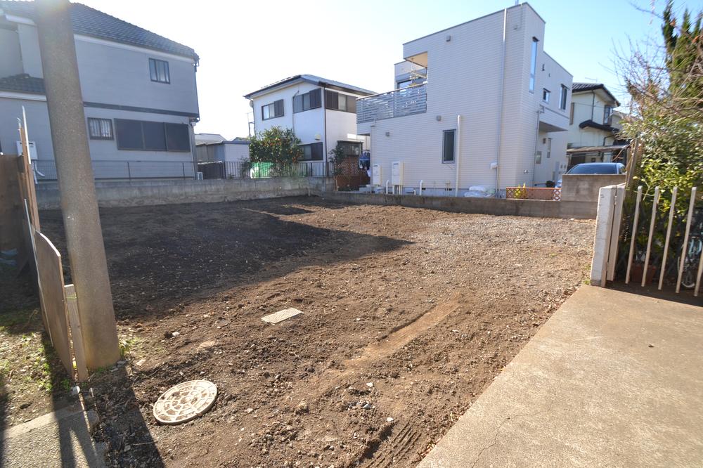 Local appearance photo. Local (12 May 2013) Shooting