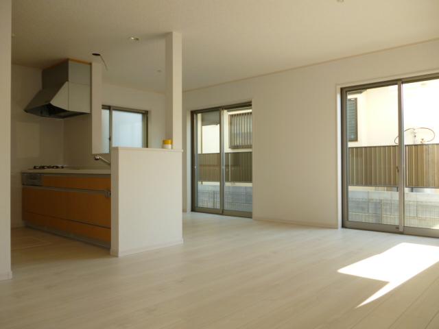 Same specifications photos (living). Same specifications