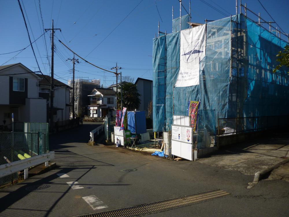 Local photos, including front road. Local (12 May 2013) Shooting