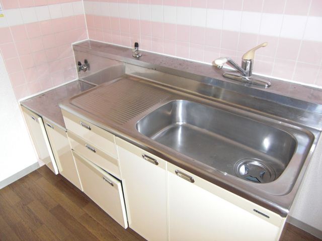 Kitchen. Photo, It becomes a thing of 103, Room. 