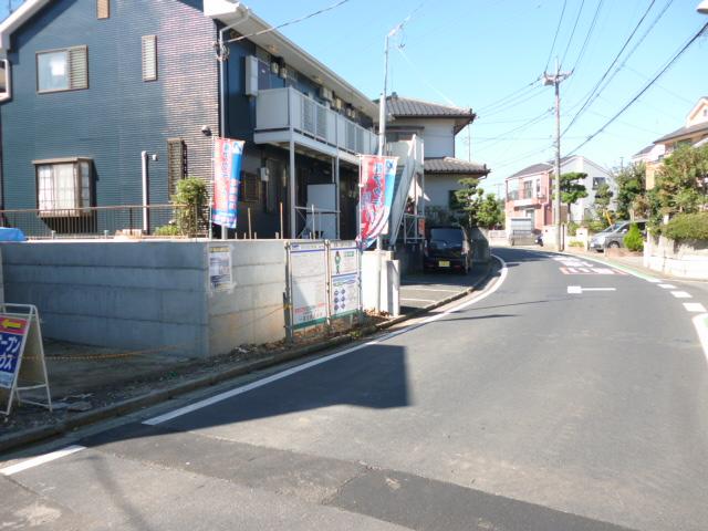 Local photos, including front road. Local (10 May 2013) Shooting