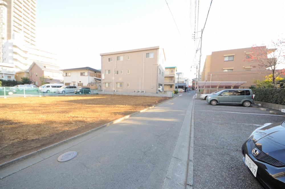 Local photos, including front road. Local (11 May 2013) Shooting