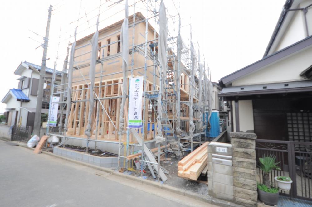 Local appearance photo. Local (11 May 2013) Shooting