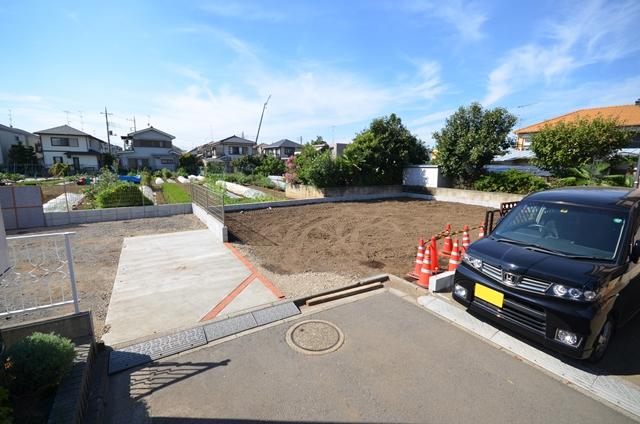 Local land photo. The site west spread the field, Good per sun, It is a feeling of opening exclusive location. (2013 September 28 shooting)