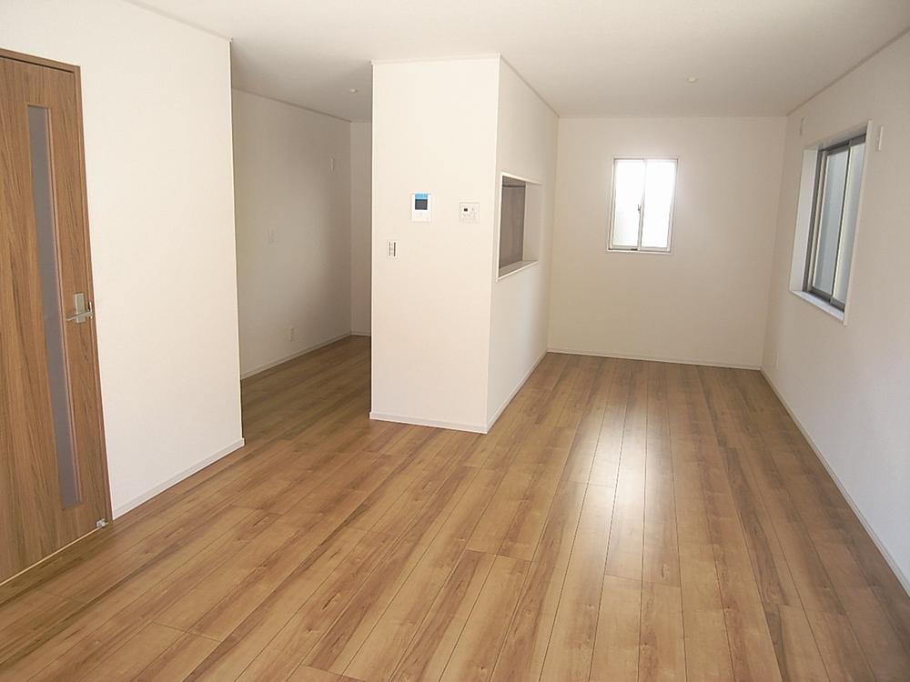 Same specifications photos (living). Same specifications