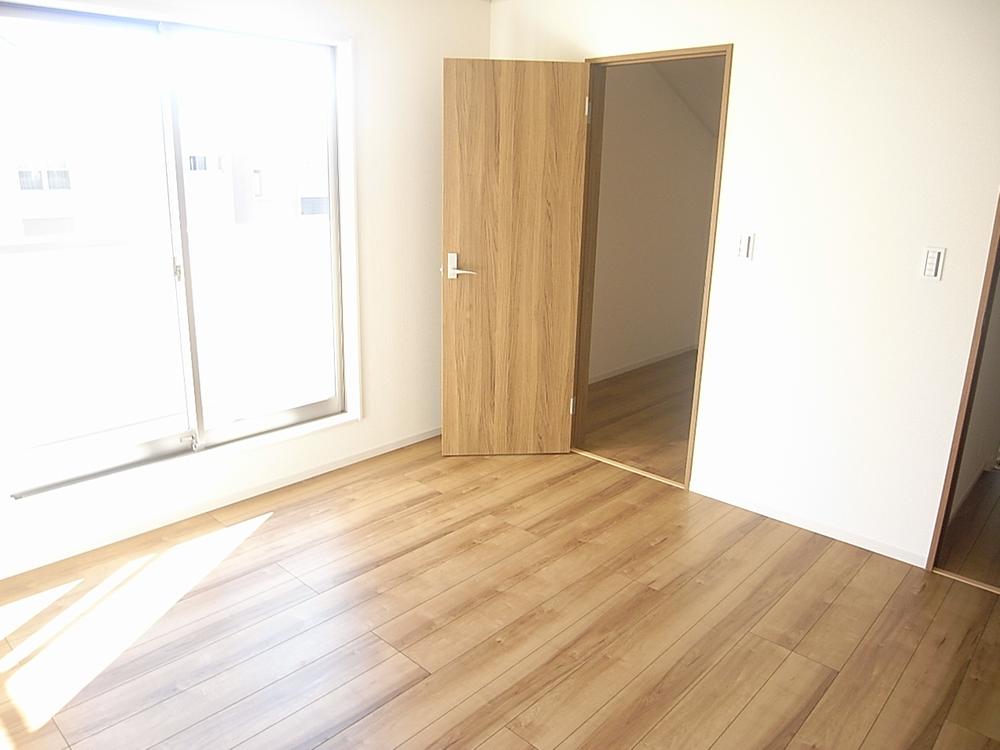 Same specifications photos (Other introspection). Same specifications