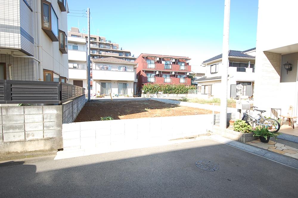 Local photos, including front road. You can architecture in the hope of plan. 