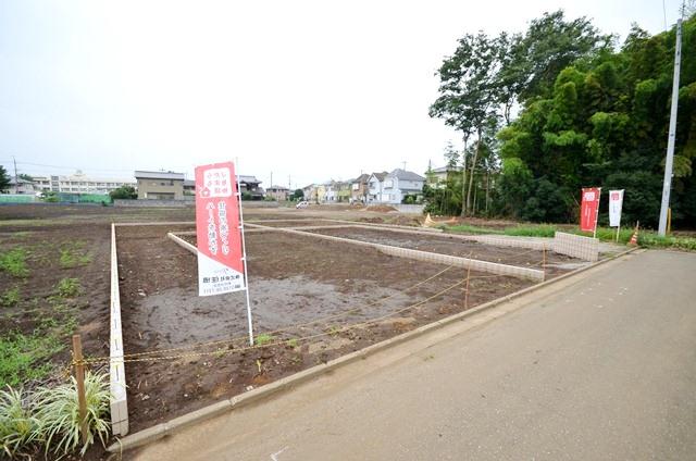 Local photos, including front road. Your home is also safe with small children with no front roads through. 