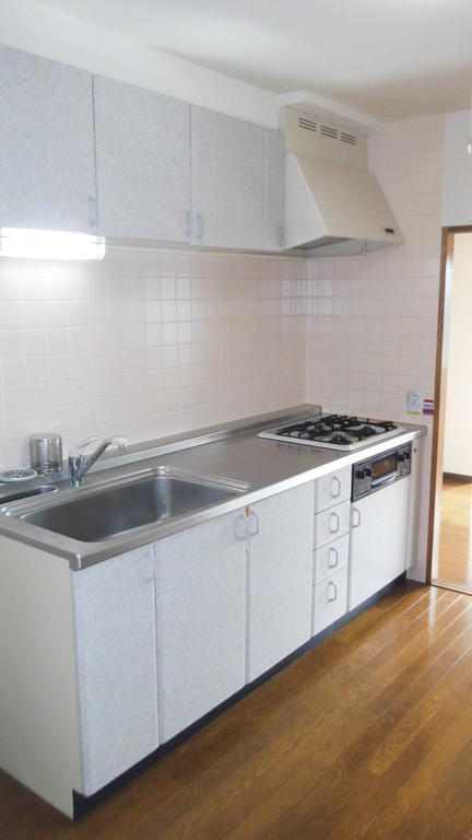 Kitchen. 3-burner stove system Kitchen