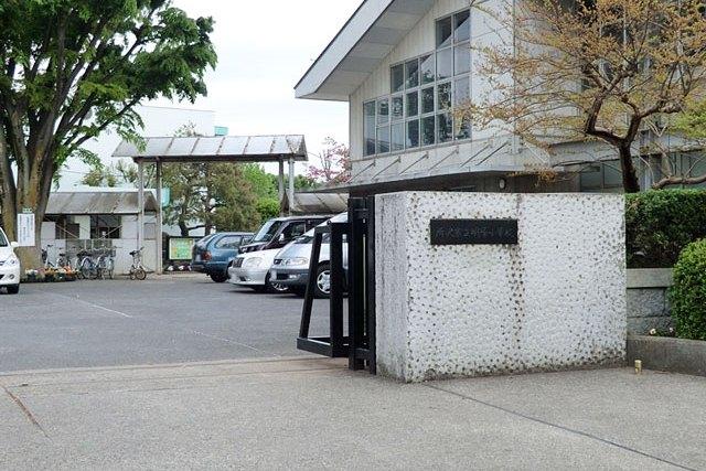 Primary school. Meiho until elementary school 520m