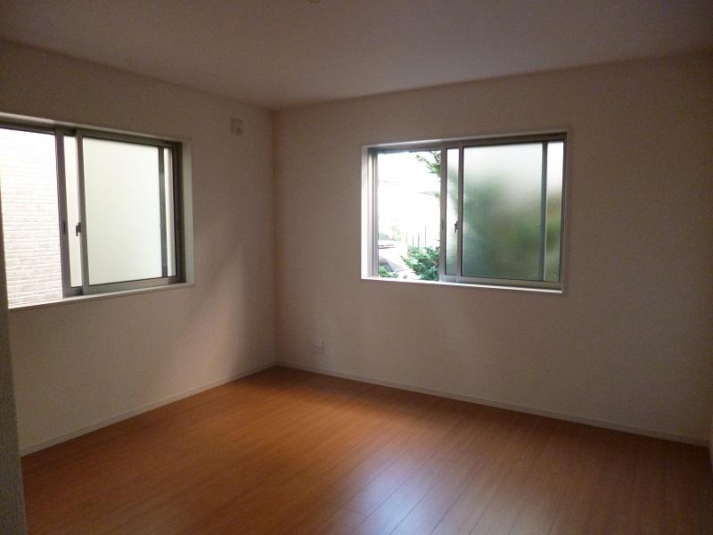 Non-living room. Local (December 2, 2018) Shooting