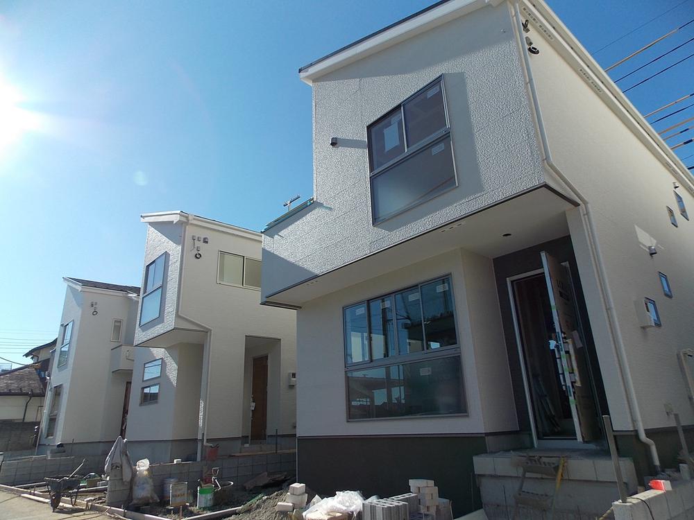 Local appearance photo. Local (12 May 2013) Shooting