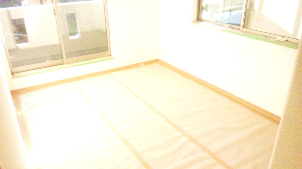 Non-living room. Plug it into the much dazzling sunlight.