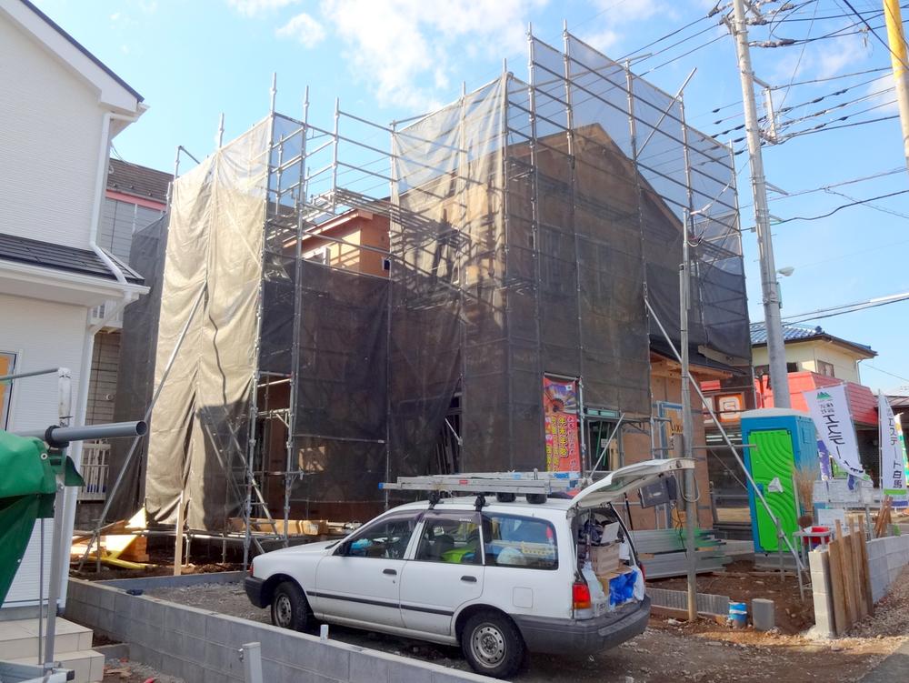 Local appearance photo. Local (12 May 2013) Shooting