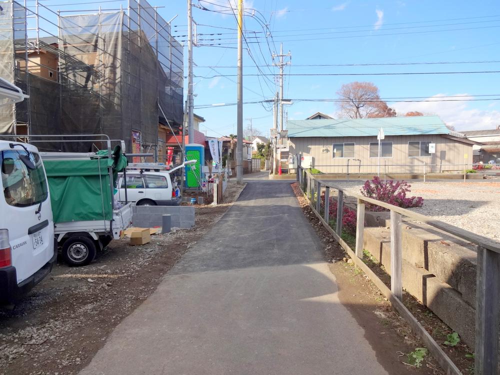 Local photos, including front road. Local (12 May 2013) Shooting