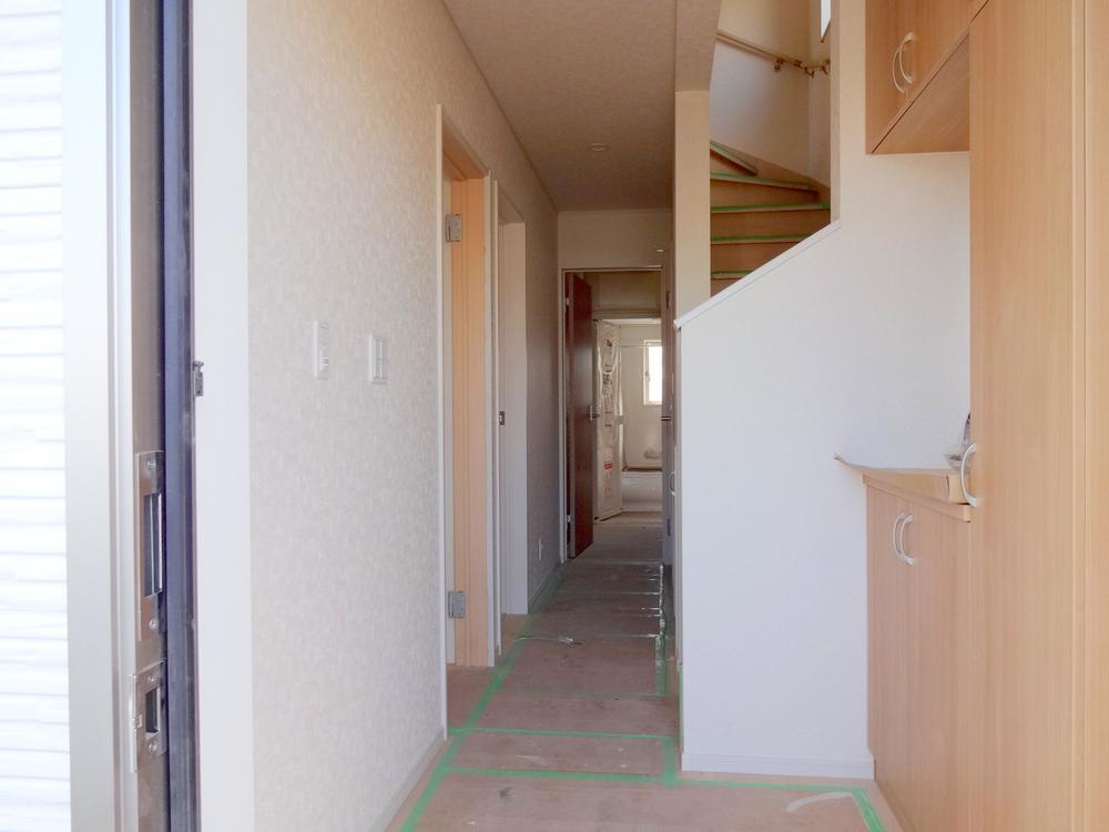 Entrance. Local (12 May 2013) Shooting