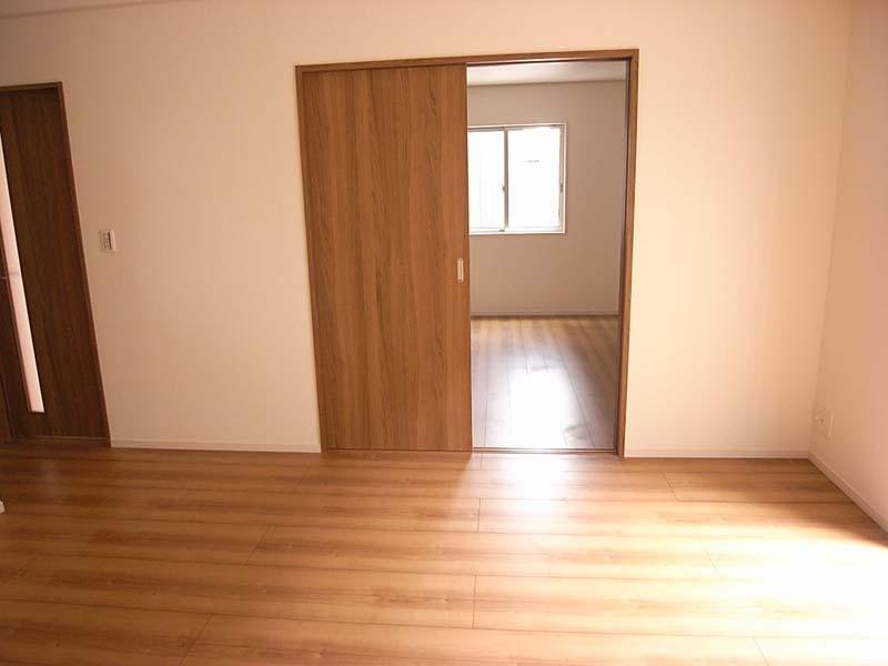 Same specifications photos (Other introspection). Same specifications